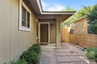 Building Photo - 5606 Shreveport Dr
