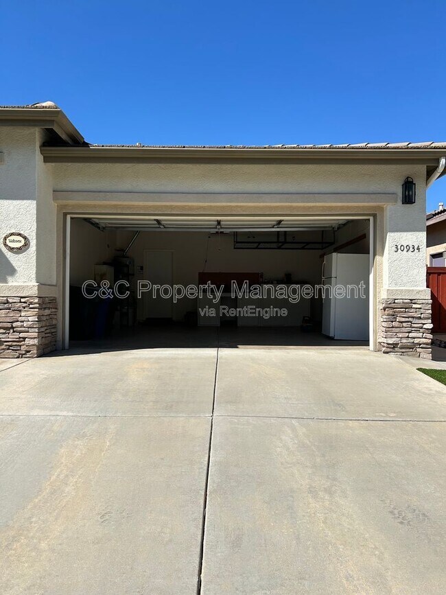 Building Photo - 30934 Crystalaire Dr