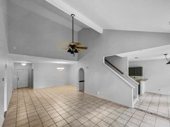 Building Photo - Move In Ready