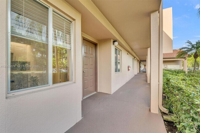 Building Photo - 12651 SW 16th Ct