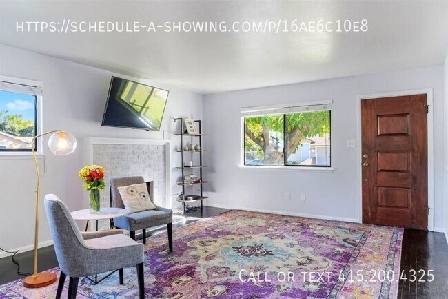 Building Photo - This spacious home in Rancho Cordova is re...