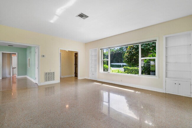 Foto del edificio - 318 Palm Trail