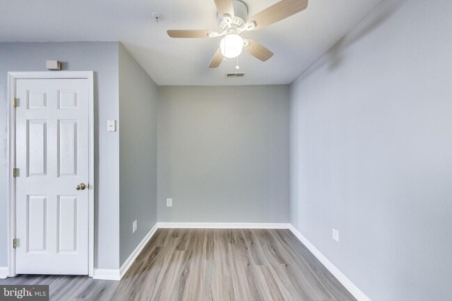 Building Photo - 623 Sprite Way