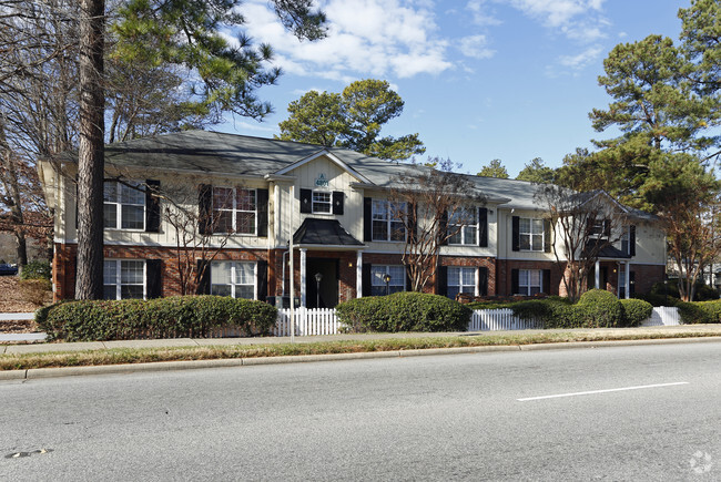 Building Photo - Lexington on the Green