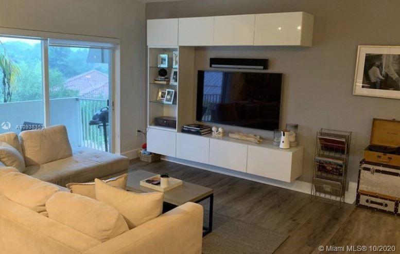 Foto principal - 8950 SW 69th Ct