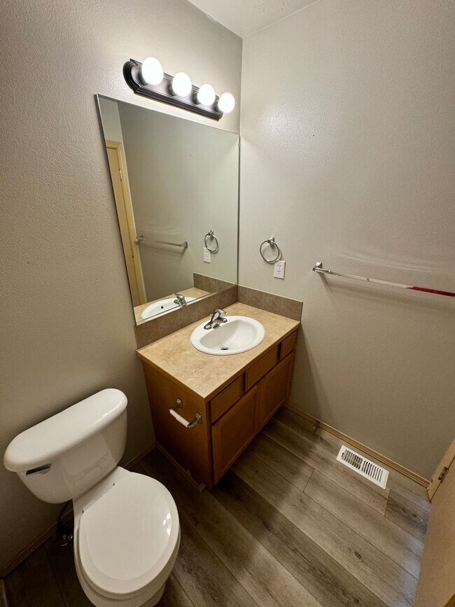 Foto del edificio - 3821-3821 E 58th Ln