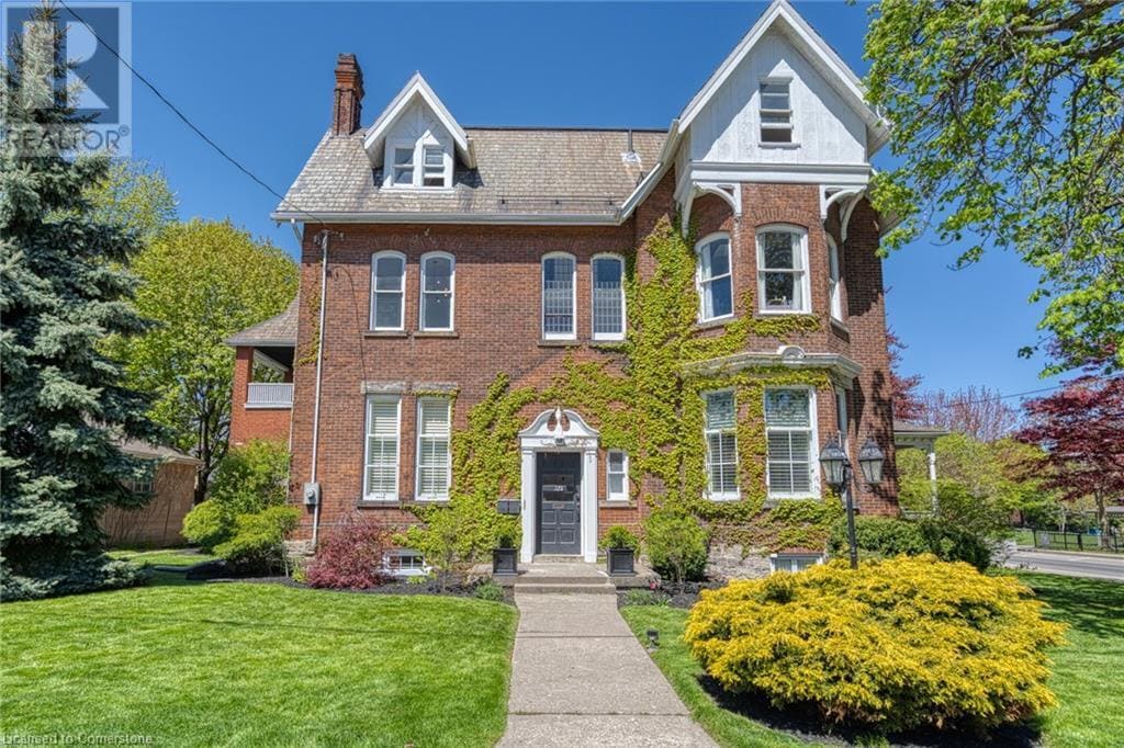 Primary Photo - 272 Park St S