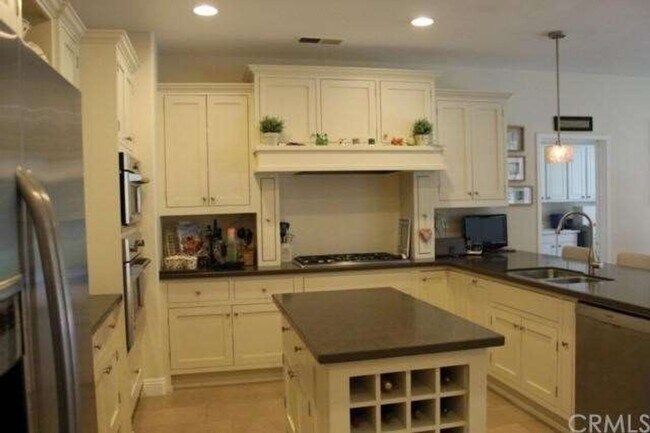 Foto del edificio - Beautiful, Expansive Paseo Del Sol Pool Home for Rent