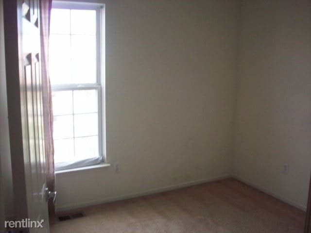 Foto del edificio - 44697 Ellery Ln