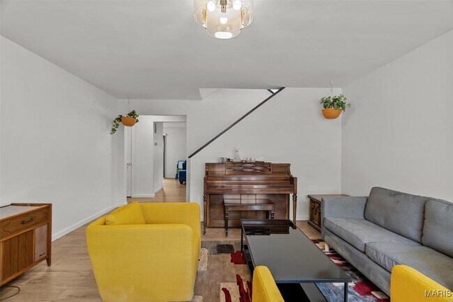 Foto del edificio - 757 Fox Creek Dr