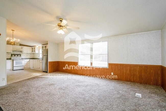 Building Photo - 1007 E River Rd