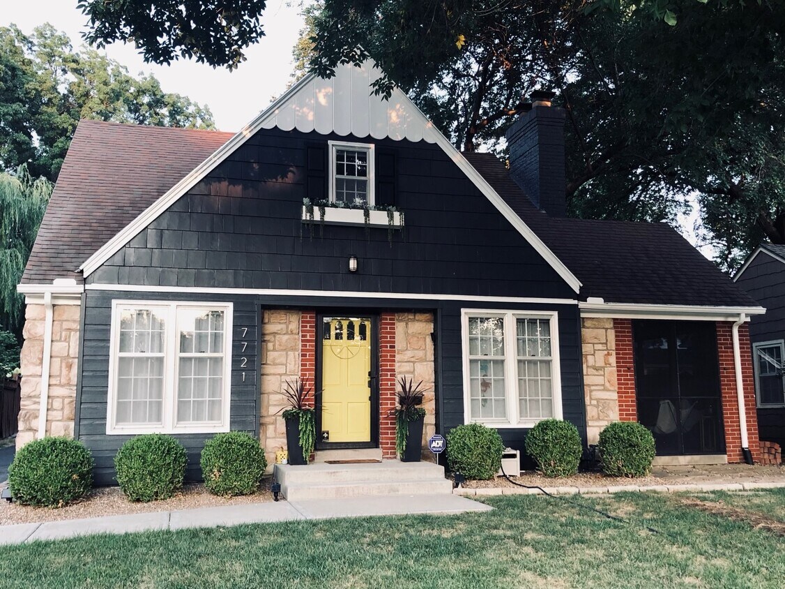 7721 Ward Parkway Plaza, Kansas City, MO 64114 House Rental in Kansas