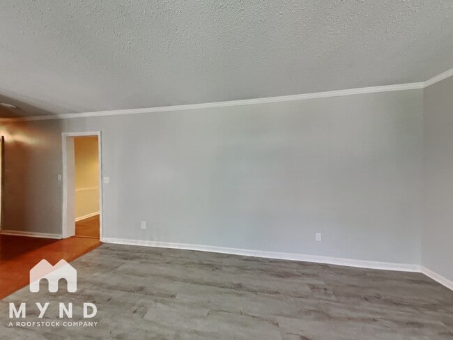 Building Photo - 532 Windy Ln