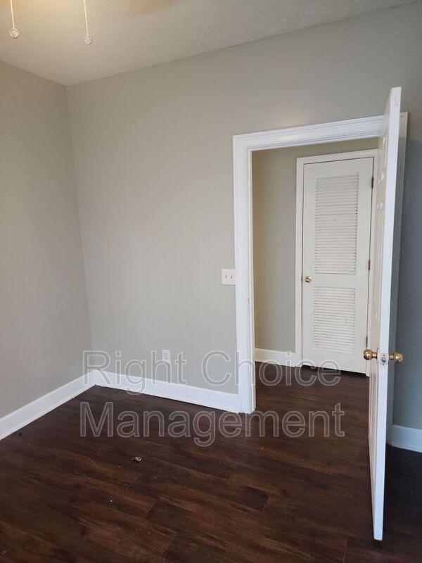 Foto del edificio - 8082 Veterans Pkwy