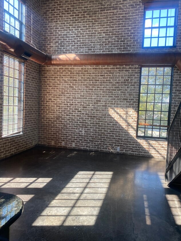 Primary Photo - Heritage Lofts