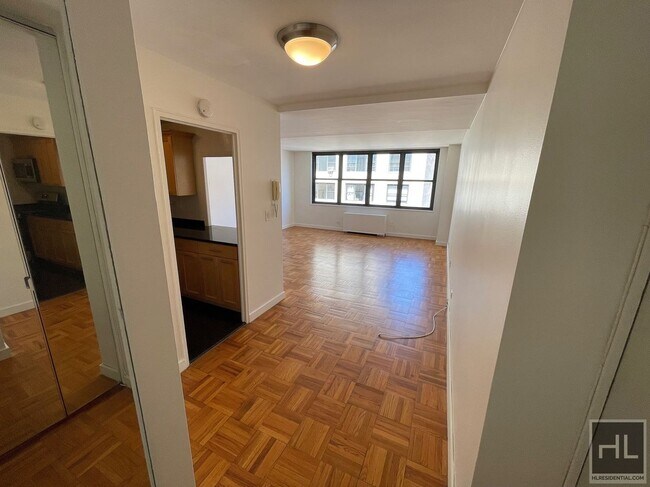 Building Photo - EAST 49 STREET