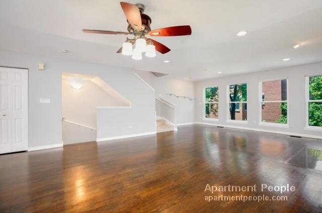 Foto del edificio - 1487 N Clybourn Ave