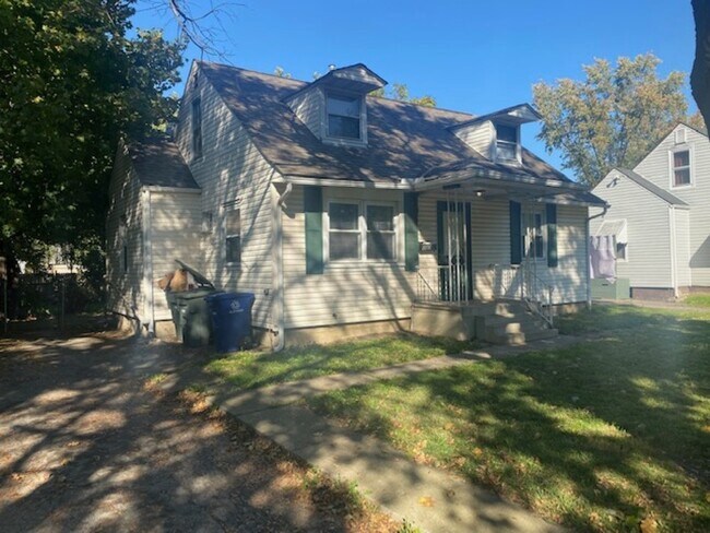 Building Photo - 1090 E N Broadway