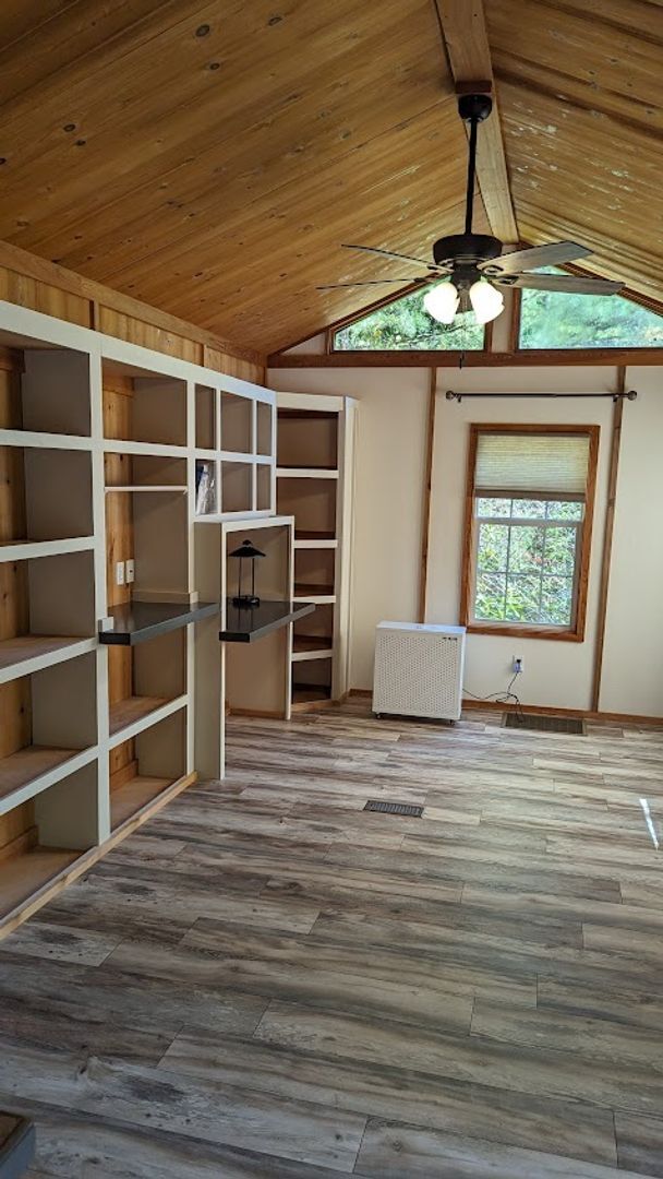 Building Photo - Adorable 1BD/1BA Tiny Home in the Isis Cov...