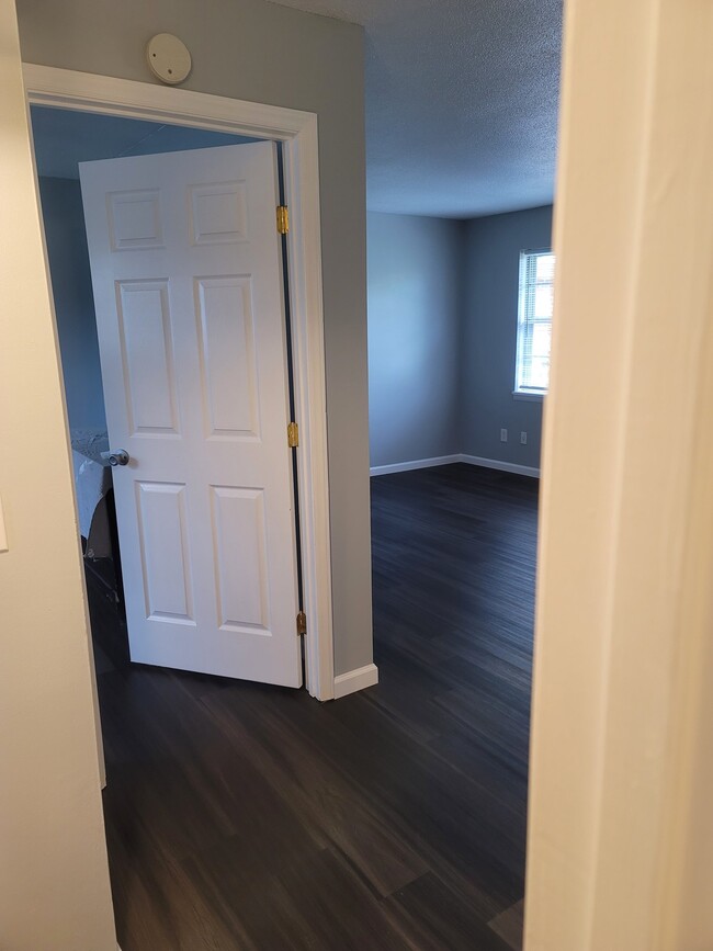 Building Photo - 248 Leach Cir