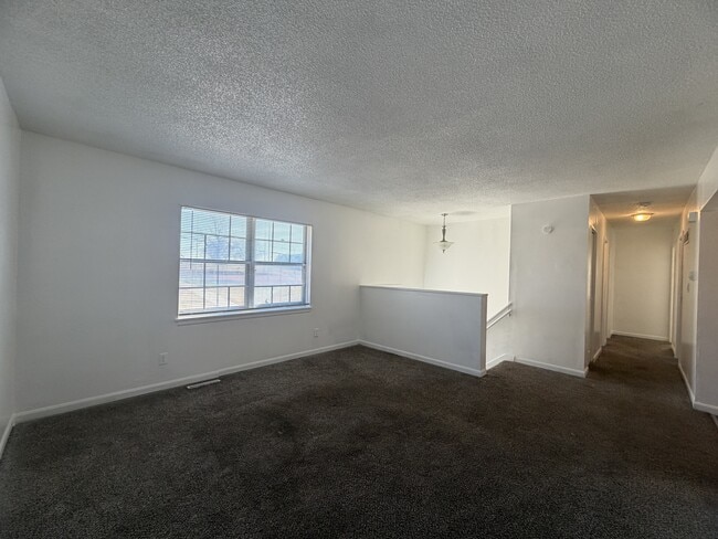 Building Photo - 1112 Olive St