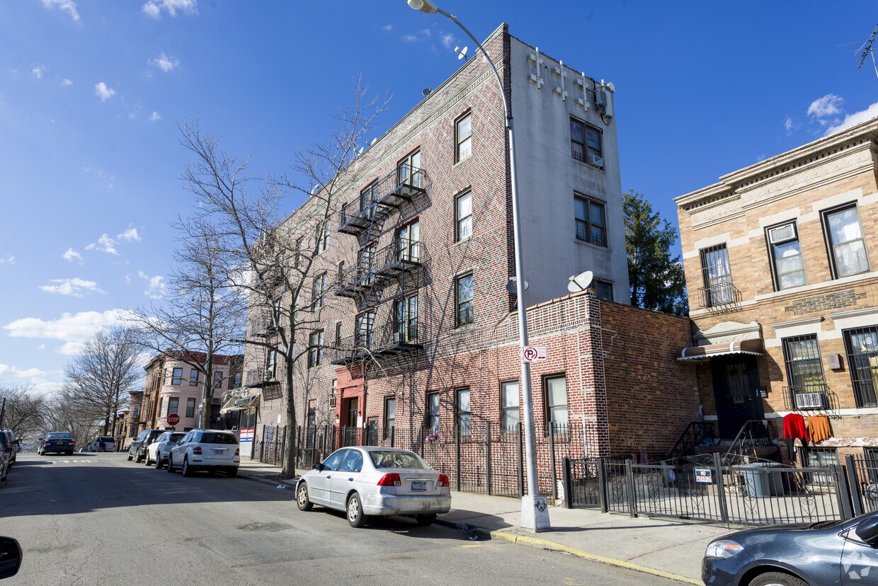Building Photo - 4623 Sixth Ave