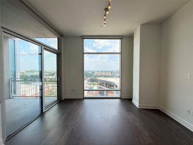 Foto del edificio - 3300 Main St