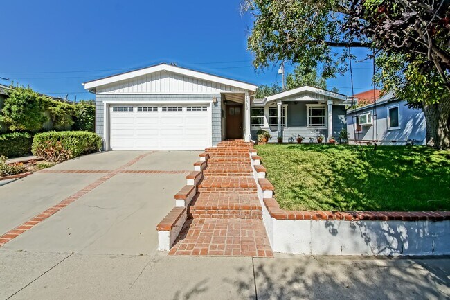 Foto del edificio - 1813 N Meadows Ave