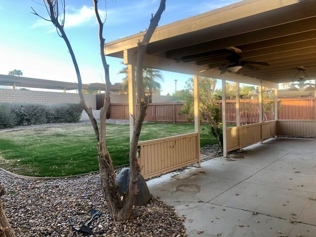 Building Photo - AVAILABLE NOW! MUST SEE! 2 Bedroom 2 Bath ...