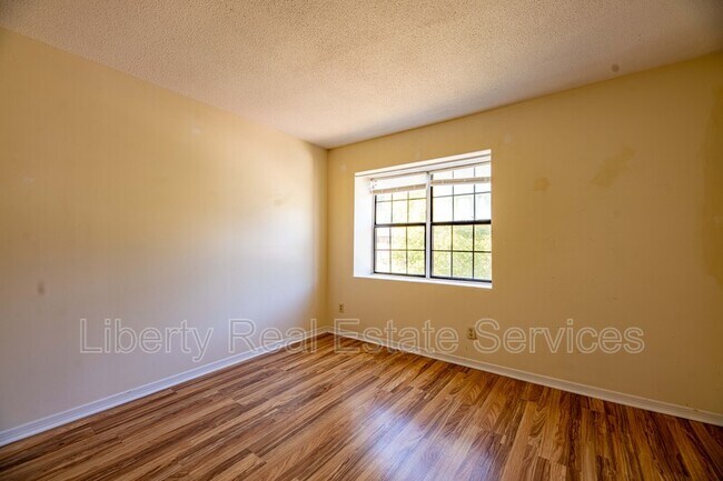 Foto del edificio - 720 Elaine St