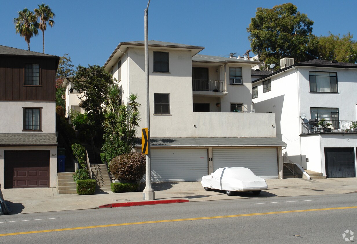 Foto del edificio - 1959 S Beverly Glen Blvd
