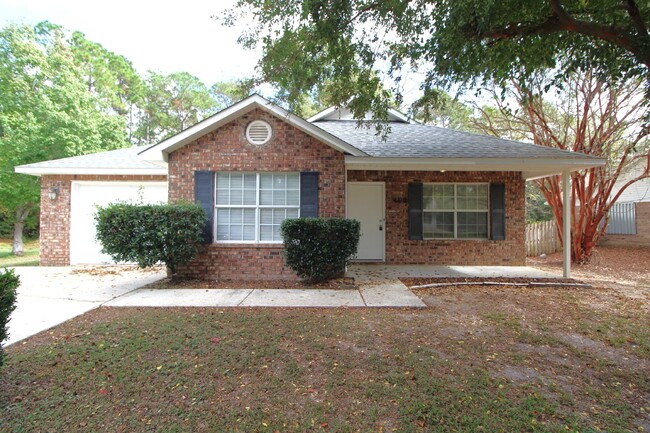 Building Photo - 3 bed 2 bath home in southwest Pensacola ~...