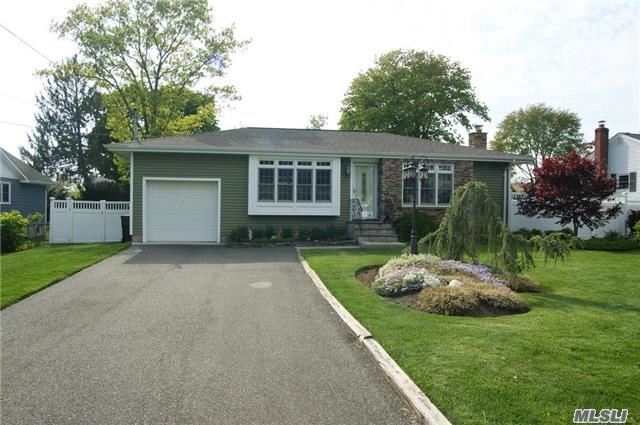 Primary Photo - 22 Cotter St