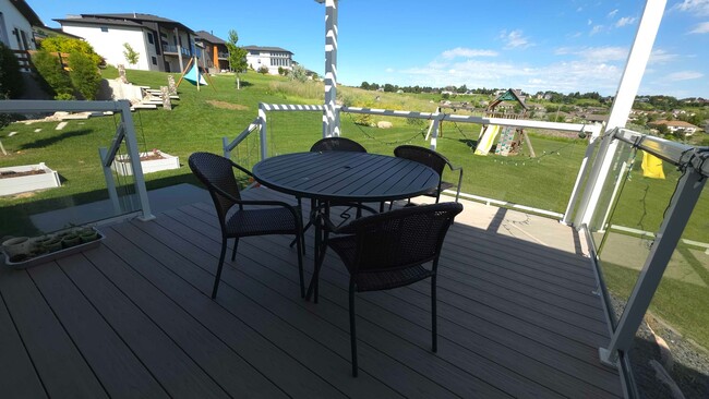Building Photo - Incredible Home with Great Views in NW Bis...