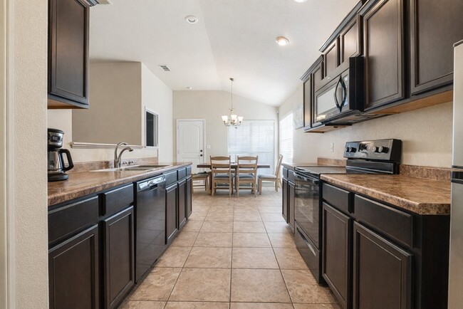 Foto del edificio - 912 Purdue St