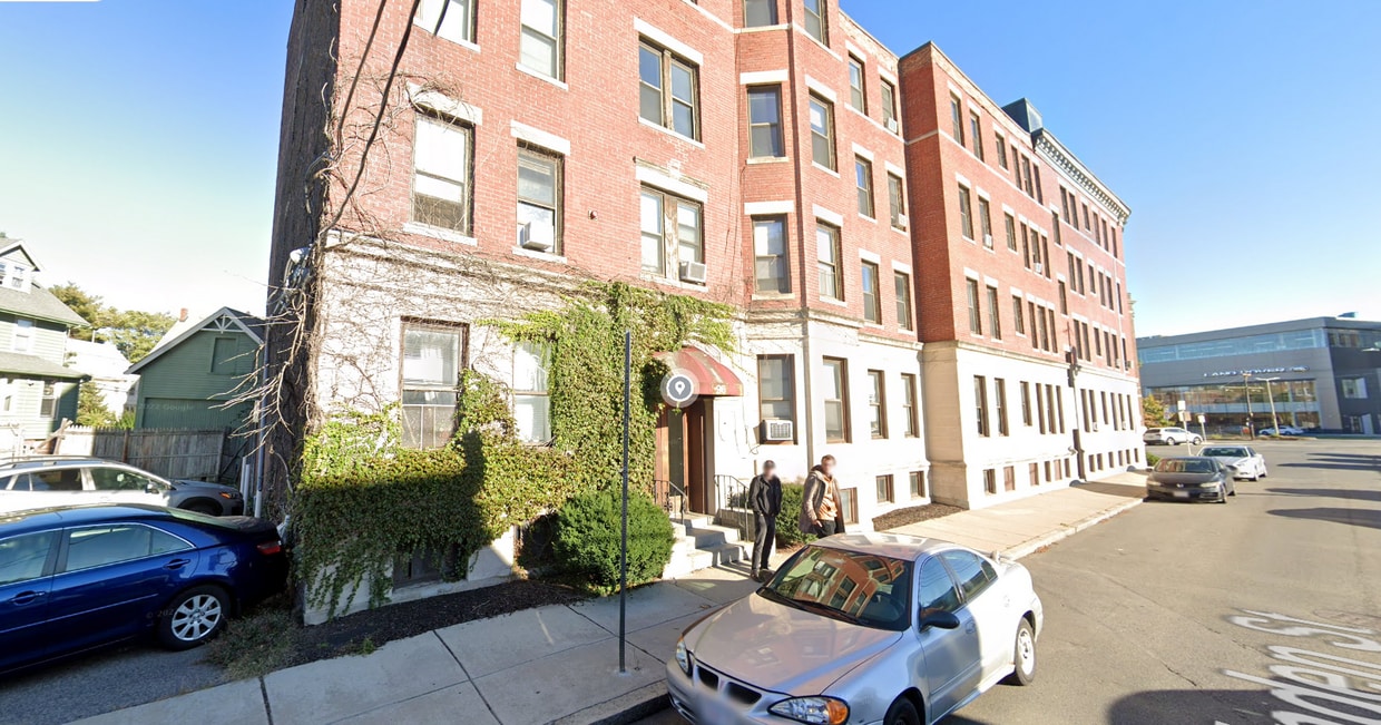 Foto del edificio - 96 Linden St