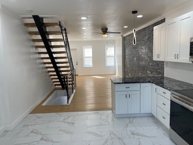 Building Photo - Stylish 2-Bedroom Home with Luxury Finishe...
