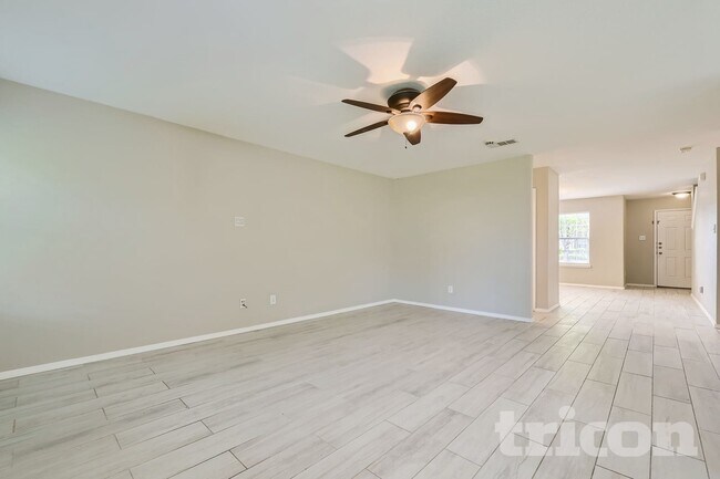 Building Photo - 2325 Horseback Tr