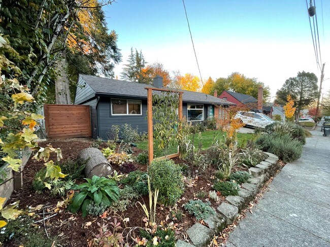 Foto del edificio - Charming 3 Bed 1 Bath Central Beaverton ~ ...