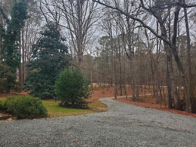 Foto del edificio - 5737 Johnson Pond Rd