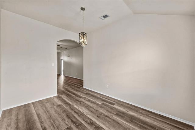 Building Photo - 2032 Sunny Side Dr