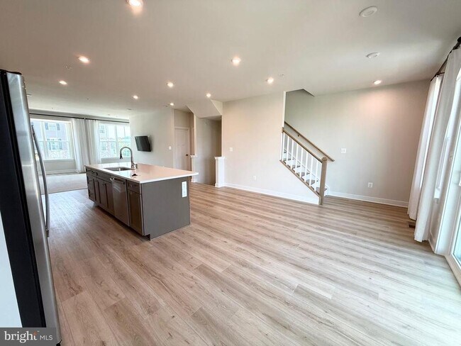 Foto del edificio - 7840 Blackbriar Wy