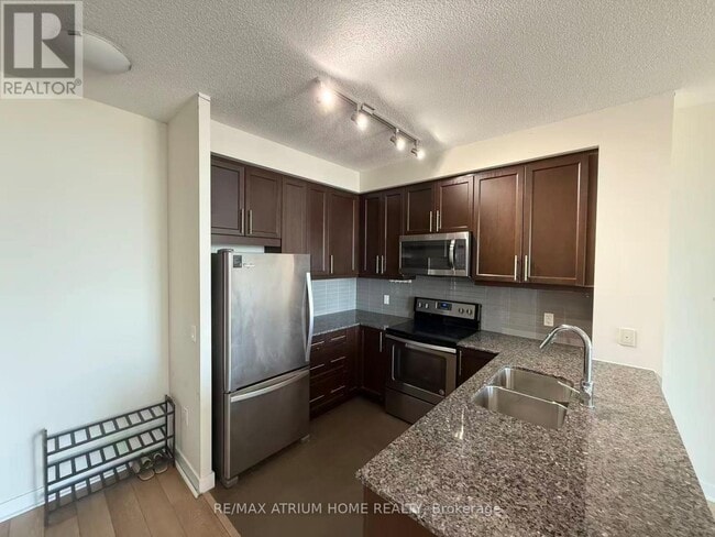 Building Photo - 3975-3975 Grand Park Dr