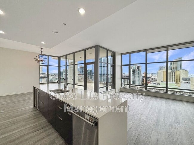 Building Photo - 575 Sixth Ave