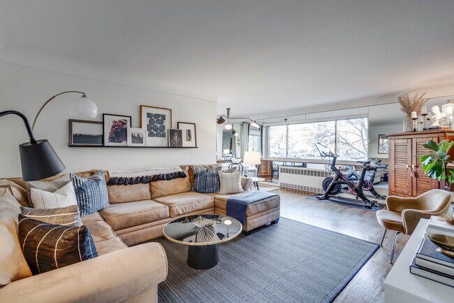 Foto del edificio - 1175 N Emerson St