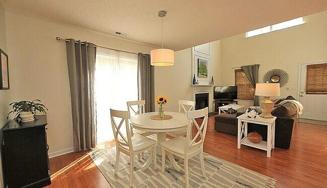 Foto del edificio - 5009 Gaithers Pointe Dr