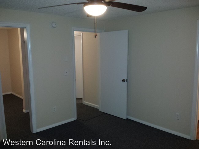 Foto del edificio - 183 Tulip Dr