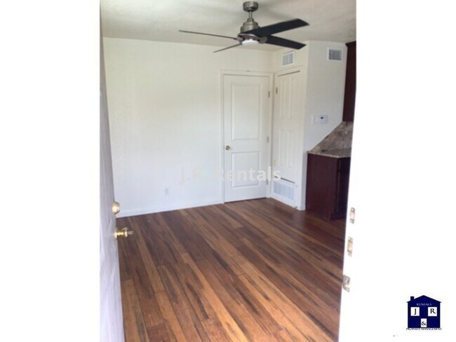Building Photo - 1607 N WS Young Dr. Unit A, Killeen, TX 76543
