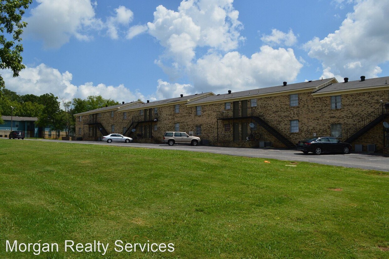 1819 Centerbrook Ct, Center Point, AL 35215 Room for Rent in Center