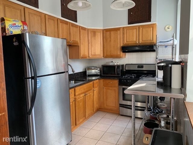Foto principal - 208 E Girard Ave